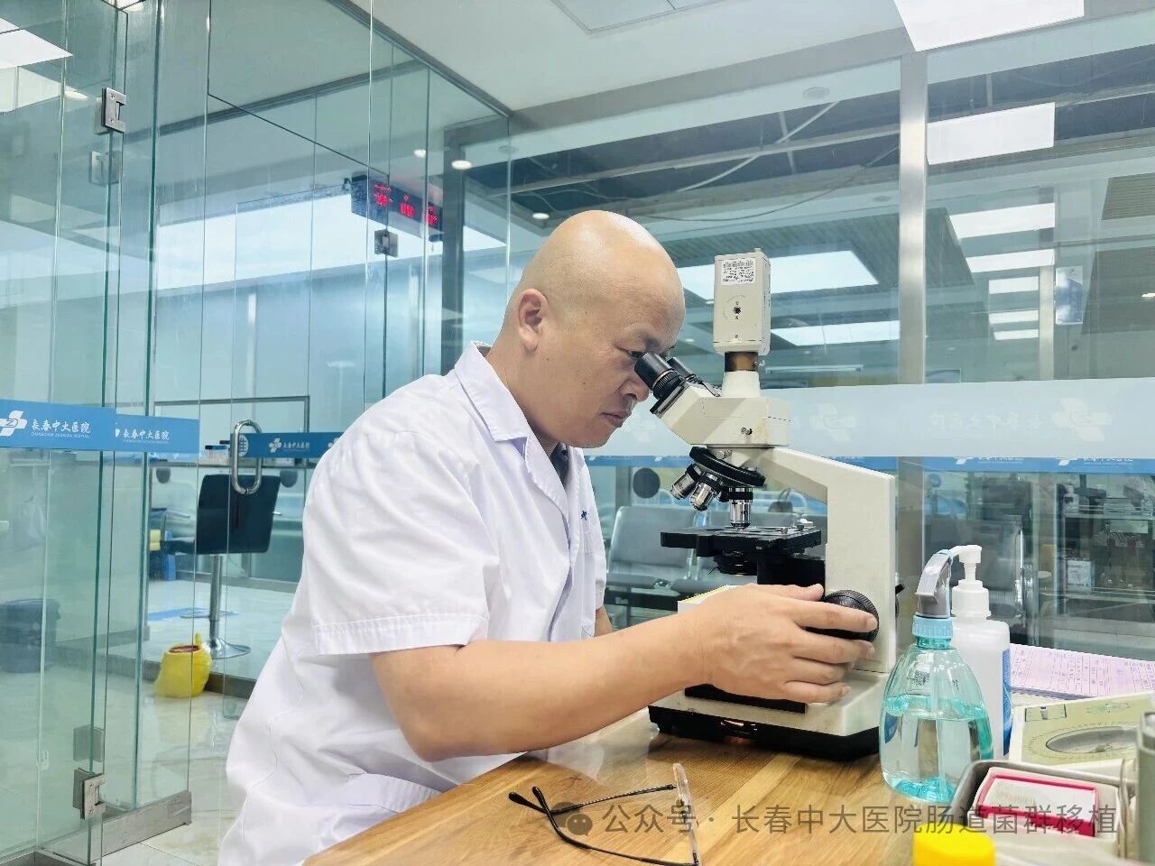 大理白族自治州|高朋磊医师：左手男科临床，右手肠道菌群移植深入研究